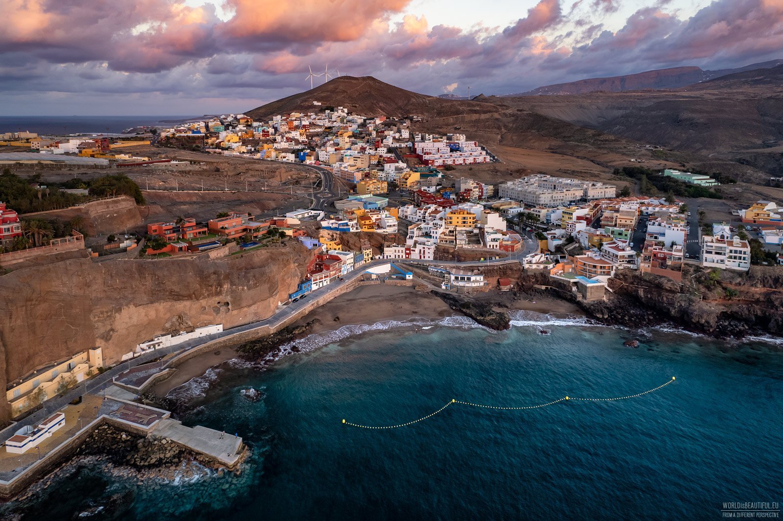 Sardina del Norte Beach
